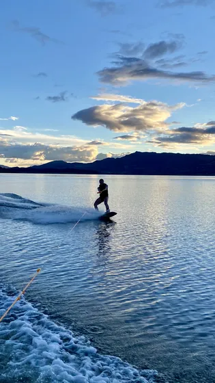 Esquí acuático en el embalse