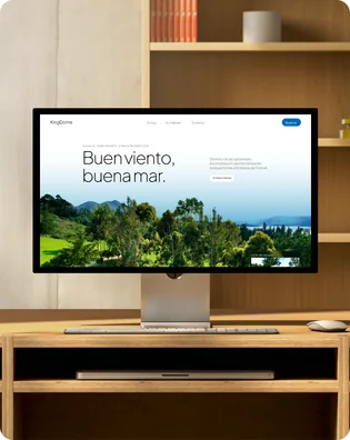 La página de KingDome en un monitor